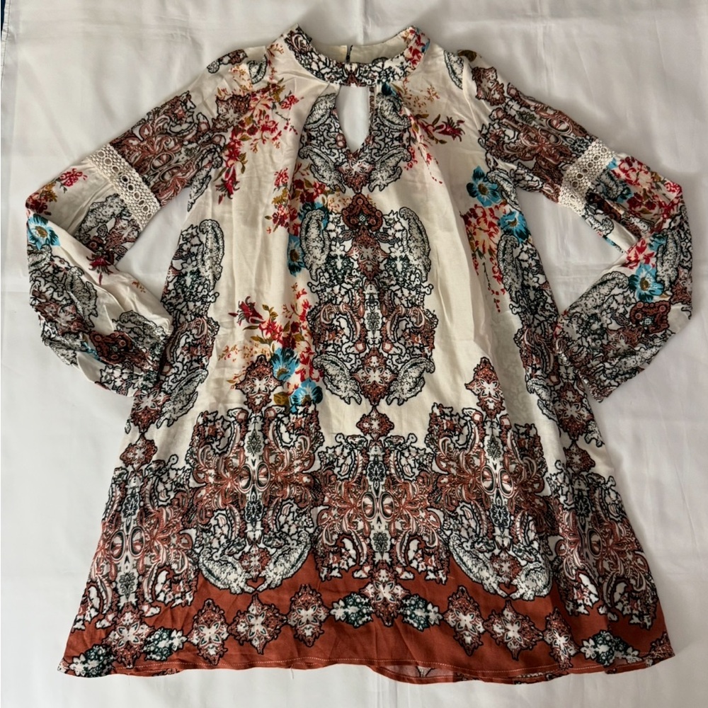 Taylor & Sage Keyhole Cut-Out Patterned Flowy Dress - Beige & Orange Multi